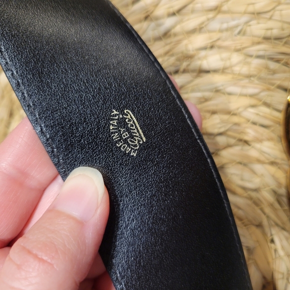 Vintage Gucci Logo Wide Black Leather Belt Gold GG Size 70 - Picture 7 of 13